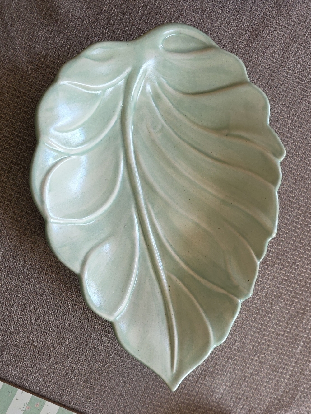 Royal Haeger Leaf-Shaped Decorative Ceramic Tray - Sage Green